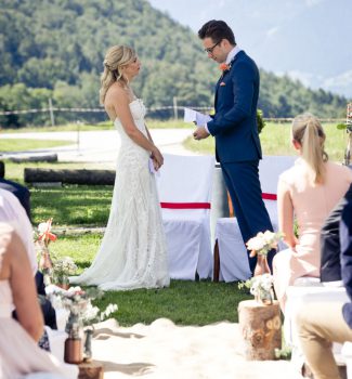 Hochzeitslocation wählen: Worauf ihr achten solltet, damit die freie Trauung wirklich trägt