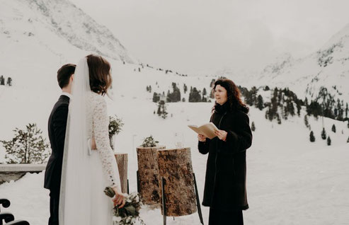 Winterhochzeit in den Bergen, Schneehochzeit, Trauredner Strauß & Fliege, Freie Trauung Strauß & Fliege