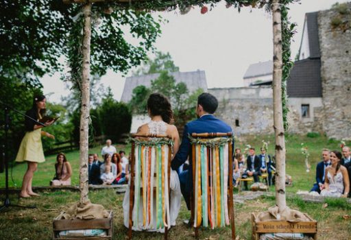 Hochzeit unter freiem Himmel mit Hochzeitsrednerin von Strauß & Fliege