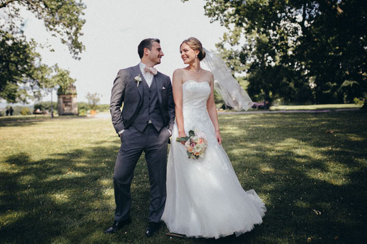 Hochzeit unter freiem Himmel mit Hochzeitsrednerin von Strauß & Fliege