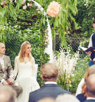Hochzeit unter freiem Himmel mit Hochzeitsrednerin von Strauß & Fliege