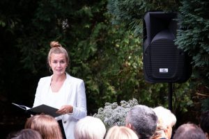 Strauß & Fliege Traurednerin Marina Danner begleitet Eure freie Trauung mit ganz viel Herz