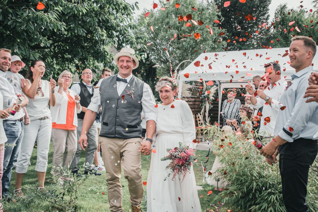 Freie Trauung im Garten mit Hochzeitsredner Johann-Jakob Wulf