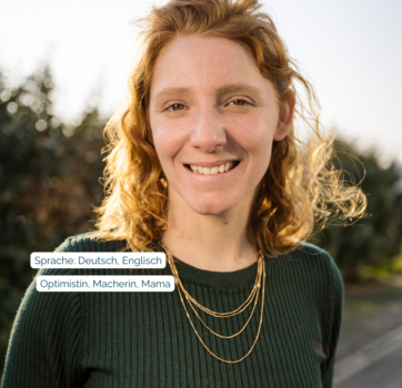 Rebekka Seaman ist eine der besten bilingualen Traurednerinnen in Berlin | Strauß & Fliege