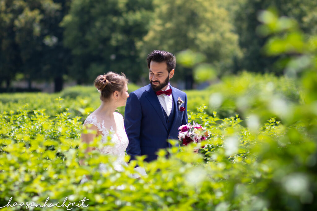 Freie Trauung im Schlosspark | Strauß & Fliege