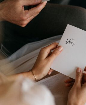 Wie schreibe ich ein Eheversprechen?