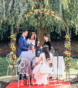 Freie Trauung im Park| Hochzeitsrituale | Strauß & Fliege