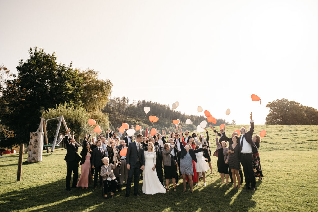 Die Planung einer Hochzeit beginnt mit der Gästeliste | Strauß & Fliege