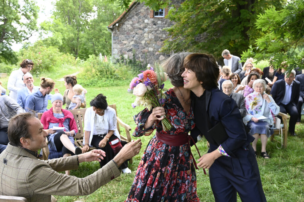 Freie Traurednerin Berlin | Freie Trauung am See | Strauß & Fliege
