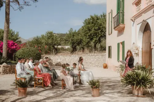 Freie Trauung in einer Finca auf Mallorca mit Traurednerin Antje Steingräber | Strauß & Fliege