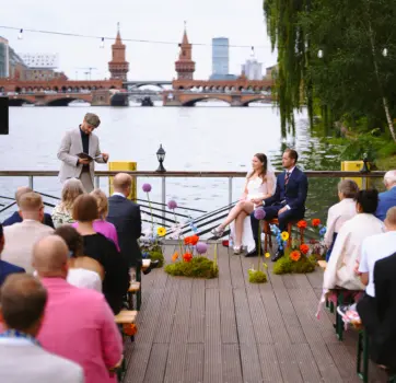 Atmosphäre bei der freien Trauung – warum es nicht ums Vorführen geht