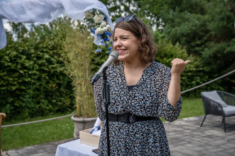 Freie Trauung mit Rednerin Martha Münder in der Pucher Meer Eventlocation | Strauß & Fliege